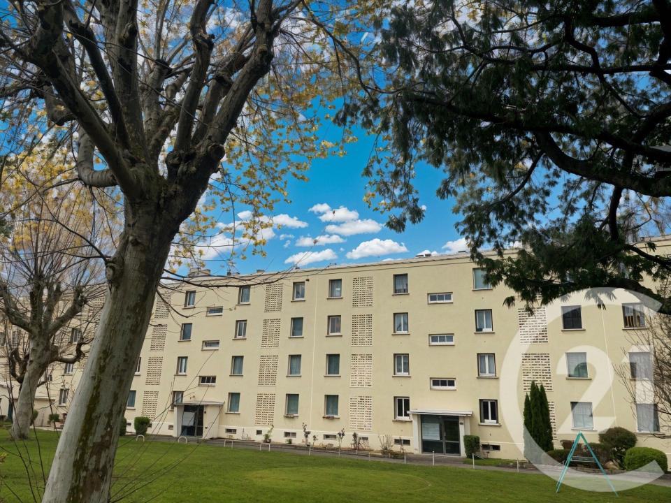 Feyzin, Rhône-Alpes 69320, Francia