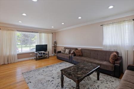 8353 N Drake Avenue, Skokie, イリノイ 60076, アメリカ合衆国