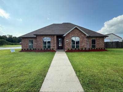 276 Wallace Joseph, Gray, Louisiana 70359, USA