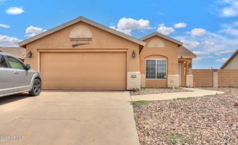 8735 W Pineveta Dr, Arizona City, Arizona 85123, USA