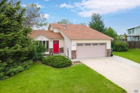 1705 Copperdale Drive, Rapid City, SD 57703, USA