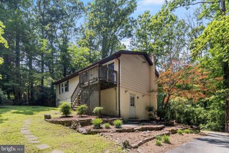 25150 Gallant Man Drive, Hollywood, Maryland 20636