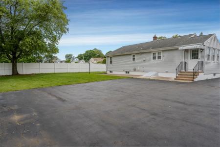 34 river st, East Haven, Connecticut 06512, Stati Uniti