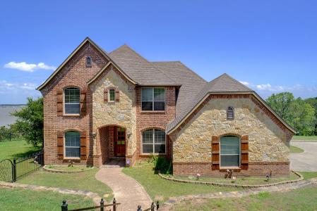 809 Cimmarron Drive, Runaway Bay, Texas 76426, USA