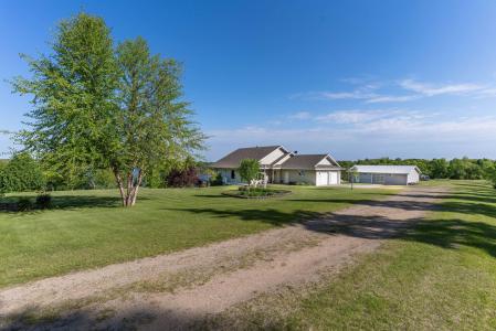14124 E Eagle Lake Road, Battle Lake, Minnesota 56515