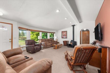 1643 Highway 395 S, Chewelah, Washington 99109