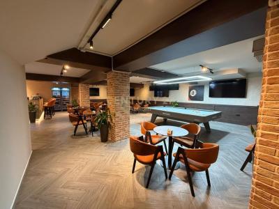 Tirana e Re, Tirana, Albania