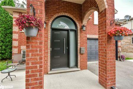 56 MONIQUE CRESCENT, Barrie, Ontario L4M 6Y4, Canada