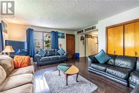 354 EVA AVENUE, Sudbury, أونتاريو P3C 4N3, كندا