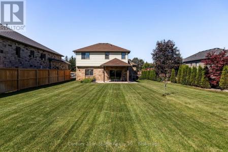 439 RIDGE STREET, Saugeen Shores, Ontario N0H 2C1, Canada