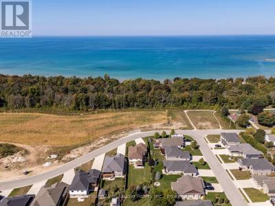 439 RIDGE STREET, Saugeen Shores, Ontario N0H 2C1, Canada