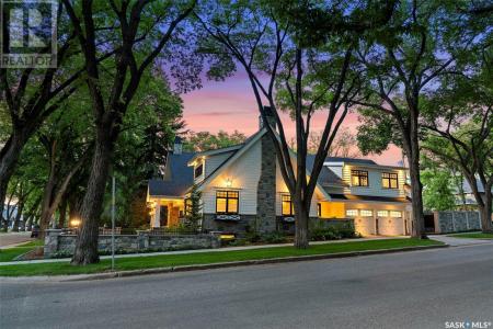 334 SASKATCHEWAN CRESCENT W, Saskatoon, Saskatchewan S7M 0A4, Canadá