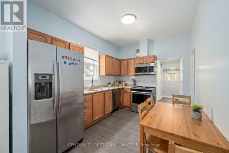 330 SALISBURY STREET, London East (east G), Ontario N5Y 3A9, Canadá
