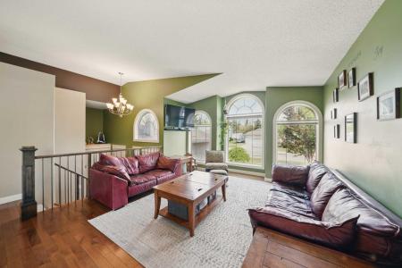 74 HATHAWAY LANE, Lacombe, Alberta T4L 1T5, Canada