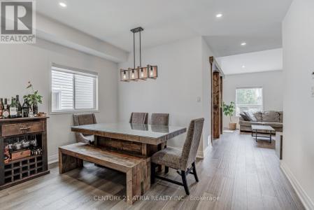 121 ENGLISH OAK DRIVE, Richmond Hill (oak Ridges Lake Wilcox), Ontario L4E 3X4, Canada