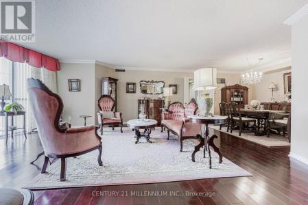 1230 MARLBOROUGH COURT, Oakville (cp College Park), Ontario L6H 3K6, Kanada