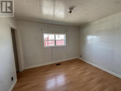 11 ASHBY ROAD, Sydney, Nouvelle-Écosse B1P 2R7, Canada