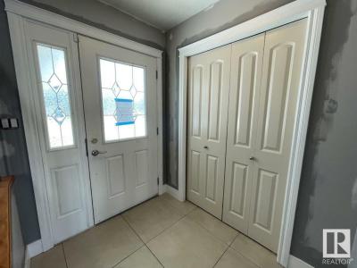 5228 39 AVENUE, Gibbons, Alberta T0A 1N0, Canada