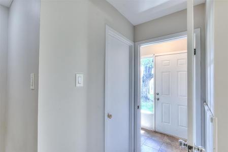 1097 Rue Woodside, Dollard-Des Ormeaux, Québec H9B 1R1, Canada