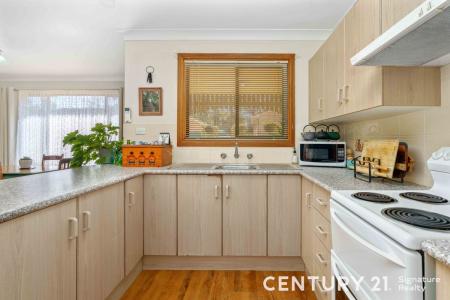 4/2 Narang Road, Bomaderry, NSW 2541, Australia