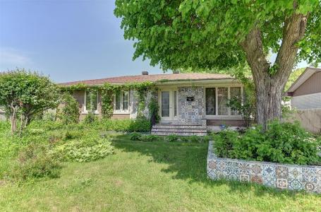 300  Rue Calixa-Lavallée, Sherbrooke (Les Nations), Quebec J1J 2Y7, Canada