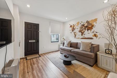 244 10th Street NE, וושינגטון, Washington D.C. 20002, ארצות הברית של אמריקה