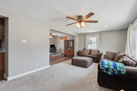 1026 Eisenhower Road, Hiawatha, アイオワ 52233, アメリカ合衆国