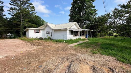 1565 County Road 61, Roanoke, Alabama 36274