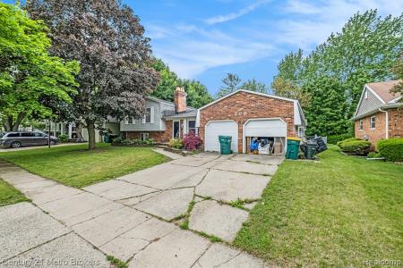 305 Oakwood Drive, Flushing, Мичиган 48433, Соединенные Штаты