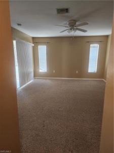 647 Dubarry AVE S, Lehigh Acres, フロリダ 33974, アメリカ合衆国