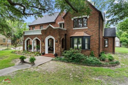 1010 S. Main St., Henderson, Texas 75654