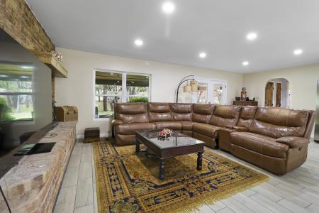 1313 Oakridge Drive, Blanco, Texas 78606, USA