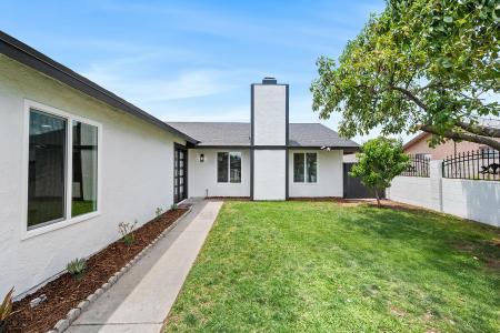 9944 Poplar Ave, Fontana, Kalifornien 92335, USA