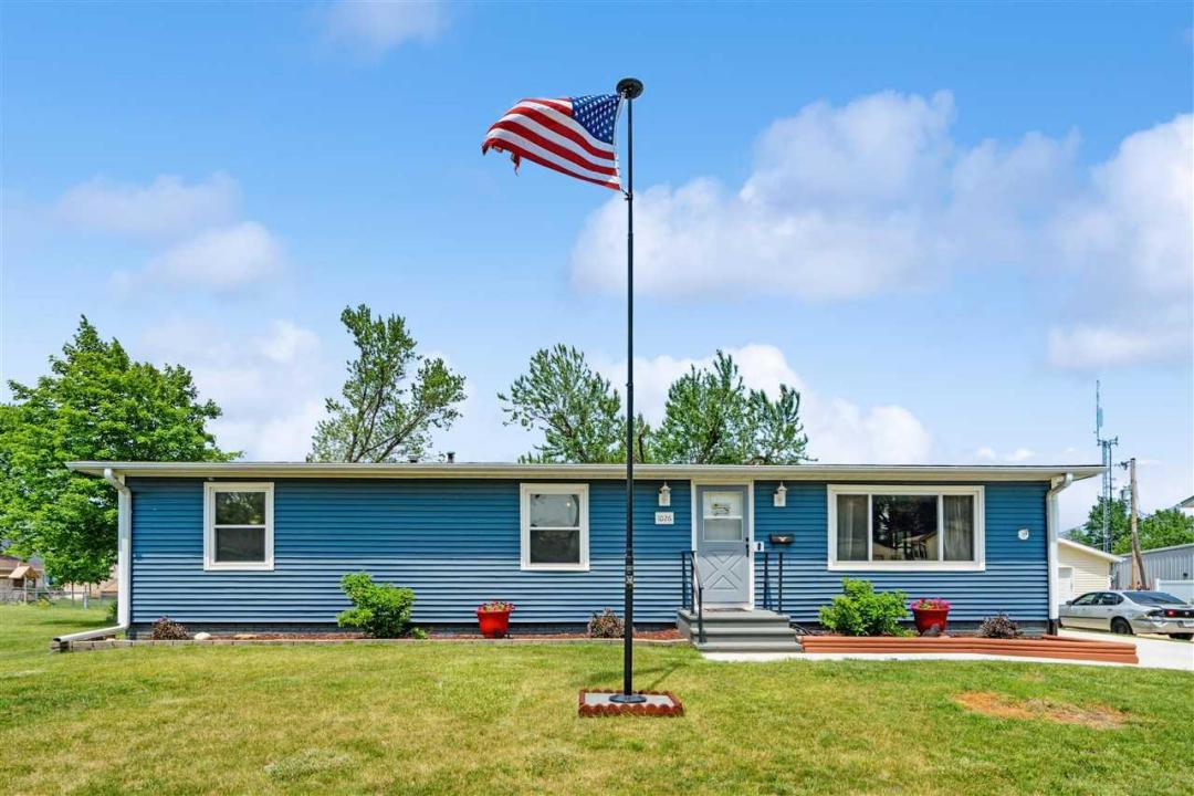 1026 Eisenhower Rd, Hiawatha, Iowa 52233, Stati Uniti