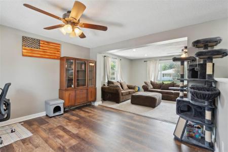 1026 Eisenhower Rd, Hiawatha, Iowa 52233, USA