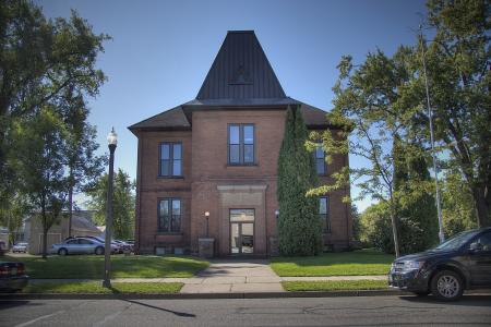 237 2nd Avenue SW, Cambridge, Minnesota 55008