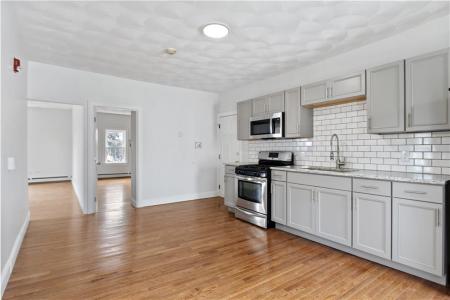 416 Admiral , 2F, Providence, Rhode Island 02908, Stati Uniti