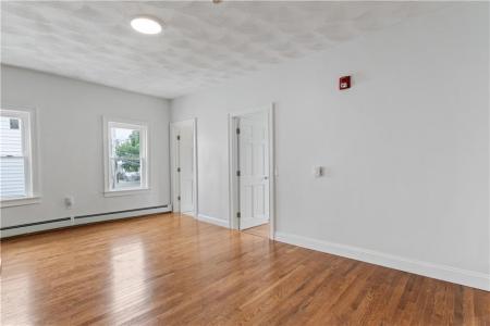 416 Admiral , 2F, Providence, Rhode Island 02908, Stati Uniti