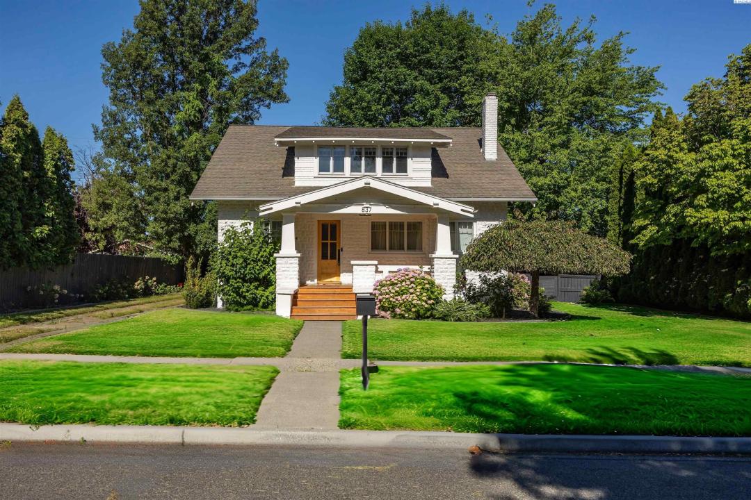 837 Court Street, Prosser, Washington 99350, USA