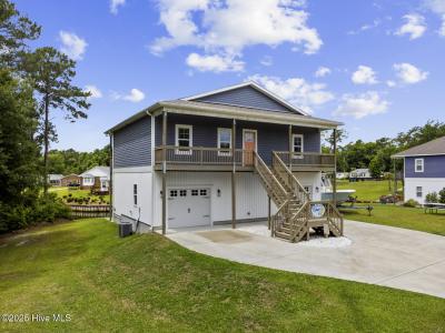 452 Crows Nest Lane, Sneads Ferry, NC 28460, USA