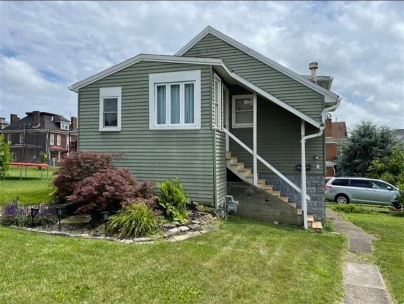 326 W College St, Canonsburg, 賓夕法尼亞州 15317, 美國