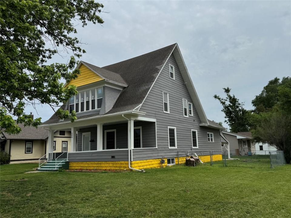 506 F Avenue, Nevada, Iowa 50201