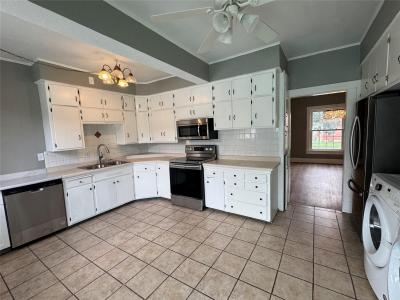506 F Avenue, Nevada, Iowa 50201