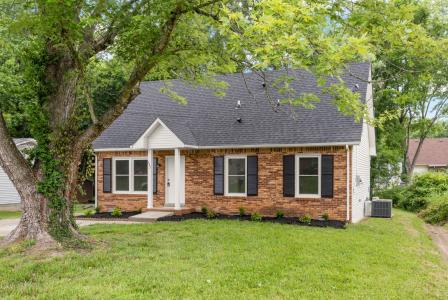 382 Louise Ln, Clarksville, Tennessee 37042