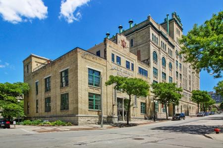 270 E Highland Ave, Milwaukee, Wisconsin 53202