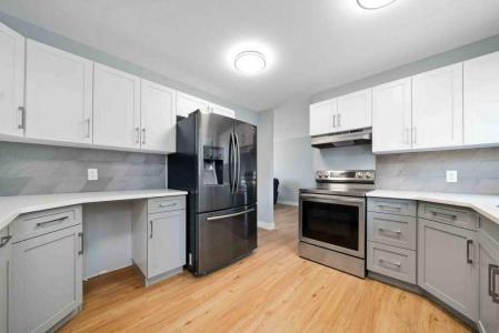 43 GREENBROOK WAY E, Brooks, アルバータ T1R 0J2, カナダ