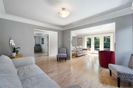 4135 ROCKHOME GDNS, Saanich, British Columbia V8X 5K4, Canada