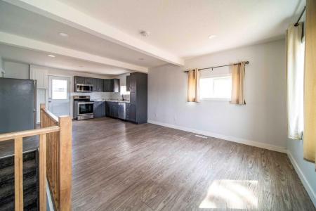 401 14 STREET, Wainwright, Alberta T9W 1G4, Canada