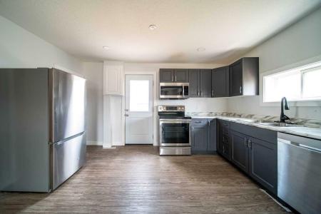 401 14 STREET, Wainwright, Alberta T9W 1G4, Canada