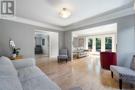 4135 ROCKHOME GARDENS, Saanich, ブリティッシュコロンビア V8X 5K4, カナダ